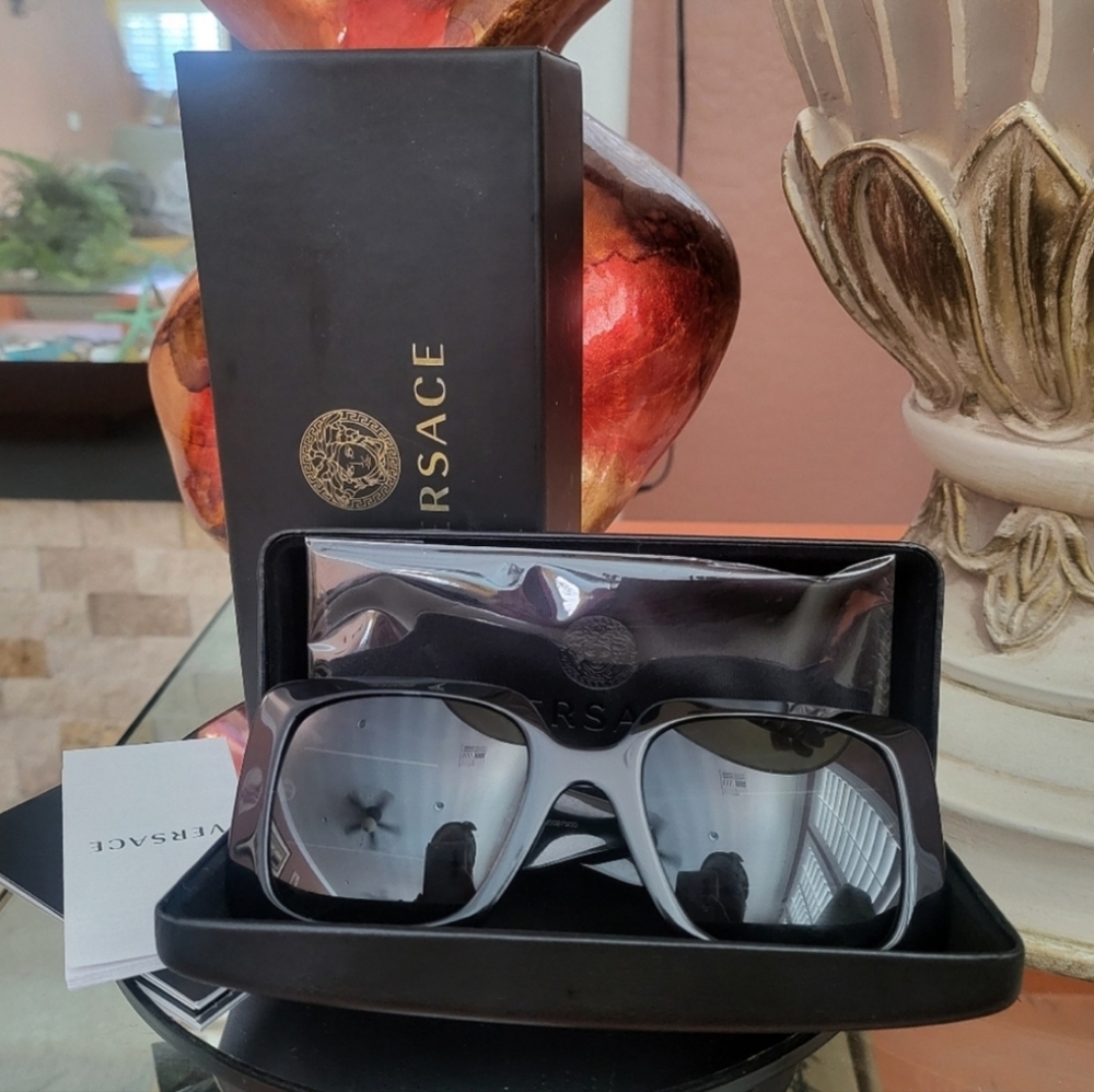 NWT Versace Acetate Sunglasses